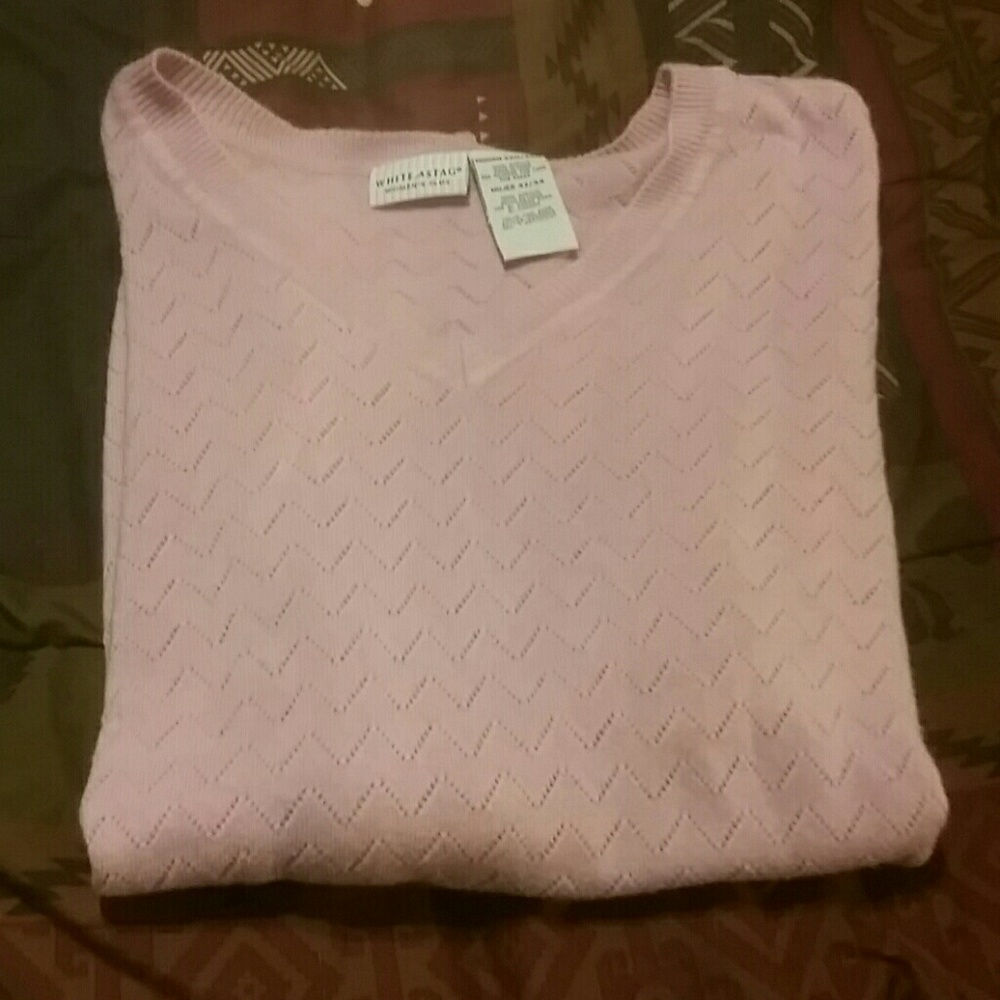 Short sleeve mauve v neck sweater